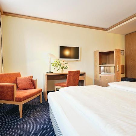 Hotel Zur Post Aschheim Bagian luar foto