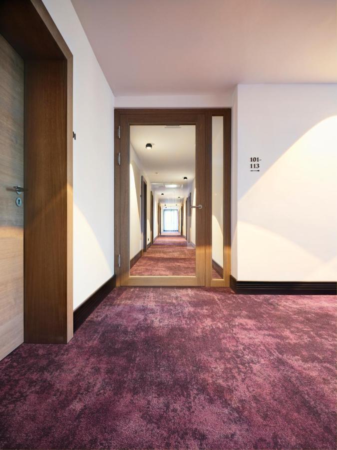 Hotel Zur Post Aschheim Bagian luar foto