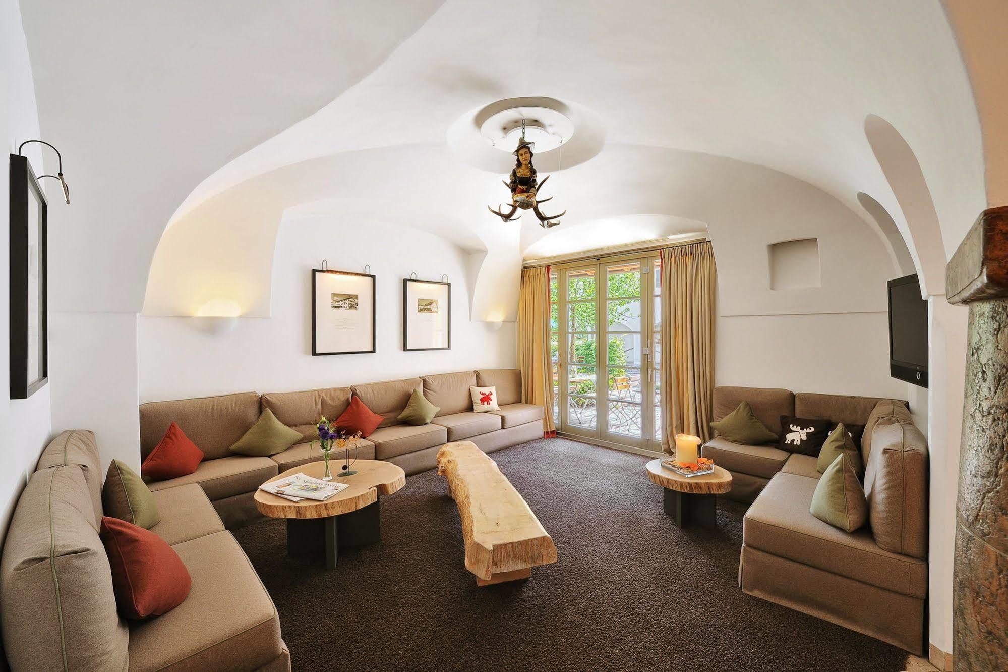 Hotel Zur Post Aschheim Bagian luar foto