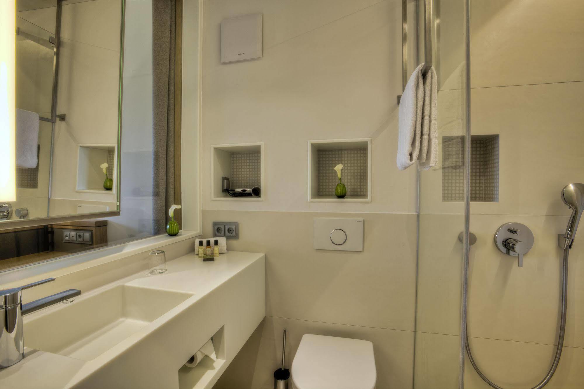 Hotel Zur Post Aschheim Bagian luar foto