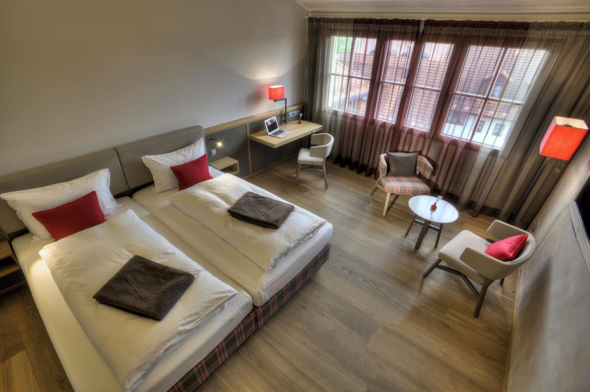Hotel Zur Post Aschheim Bagian luar foto