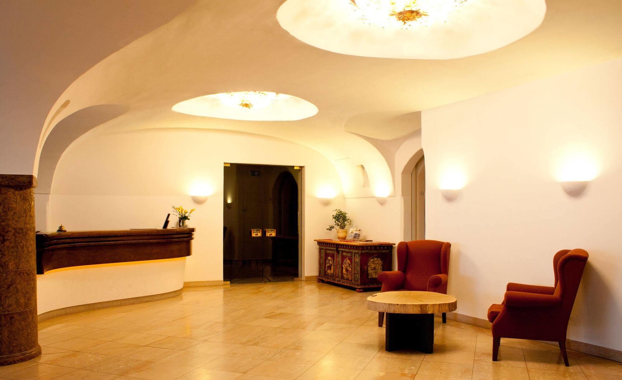 Hotel Zur Post Aschheim Bagian luar foto